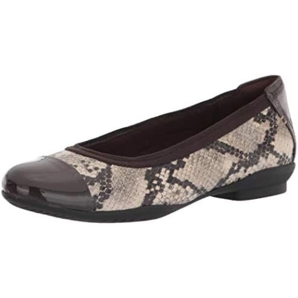 Clarks Women's Sara Orchid Ballet Flat - Stylish and Comfortable, Size 5.5W - Picture 6 of 10